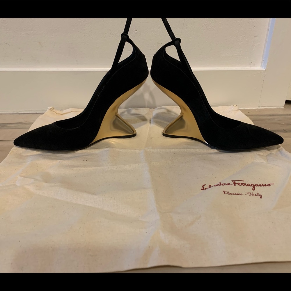 Ferragamo black velvet pumps - Picture 3 of 6